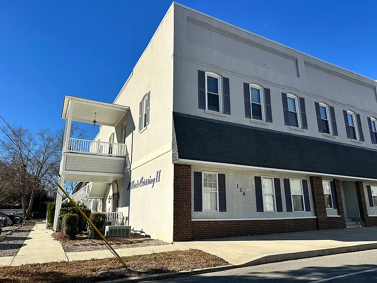 103 N Center St #C — Photo 1