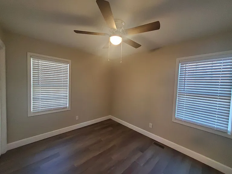 1208 Hillsboro St — Photo 16