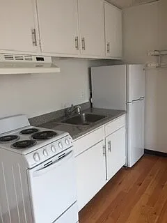 199 Strathmore Rd #4 — Photo 6