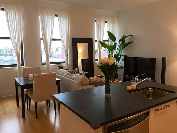 3rd image of 4 Beacon Way APT 608