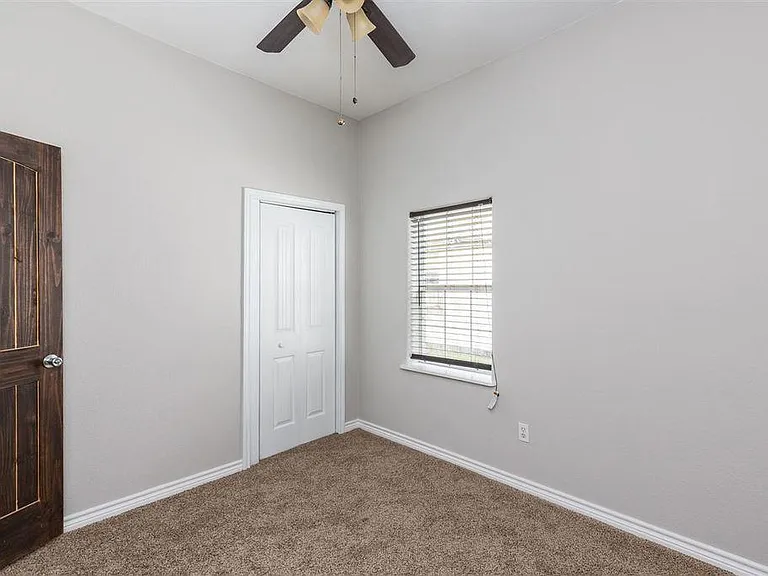 109 Sycamore St — Photo 7