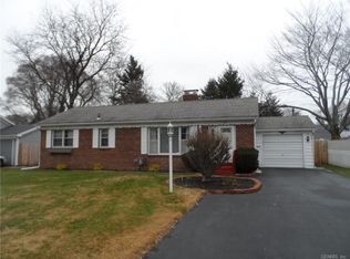 62 Kenmore Ln, Rochester, NY 14617