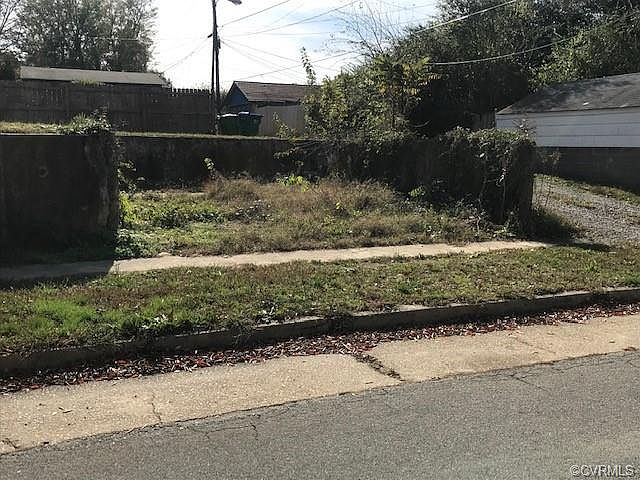 1st image of 309 W Hooper St