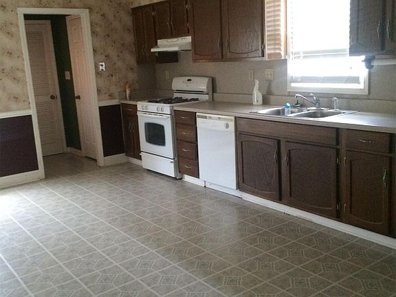 5th image of 2111 Fairway Ct SE
