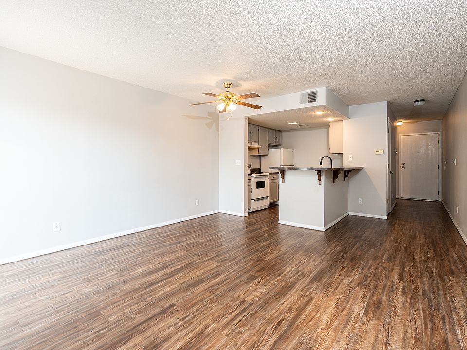 1st image of 844 N Waco Ave #4108