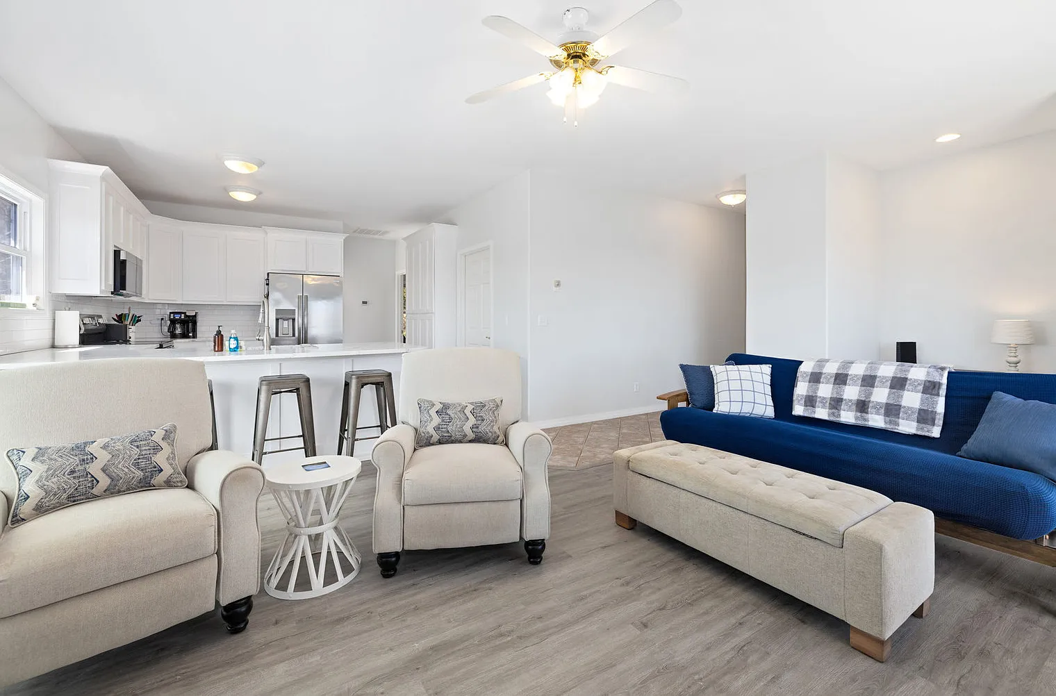 4 bed, 2.0 bath, 2798 sqft, $4,368 — Photo 2