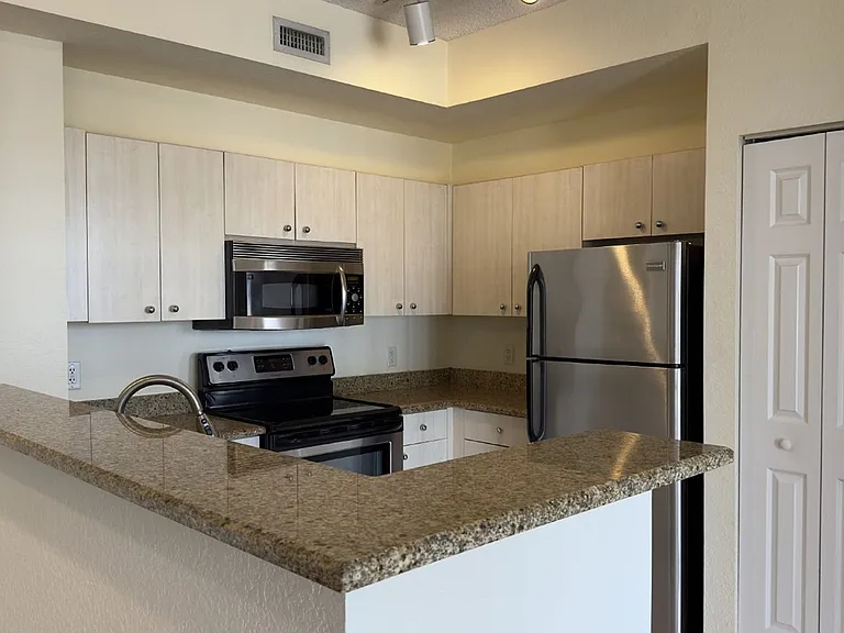 1801 N Flagler Dr #910 — Photo 3