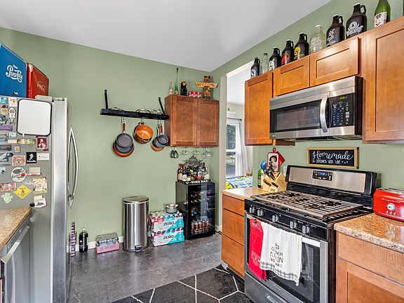 4th image of 1239 1st St