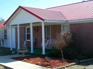 305 Sand Ridge Rd, Lexington, TN 38351