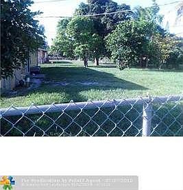 5th image of 1700 NW 14th Ave