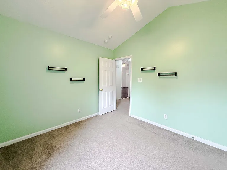 7704 Redwood Ave — Photo 15