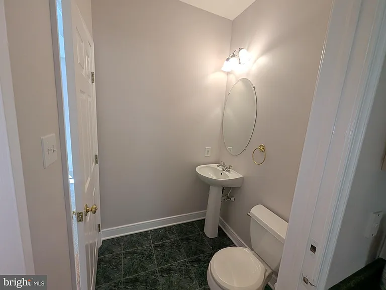 114 Lenape Dr — Photo 17