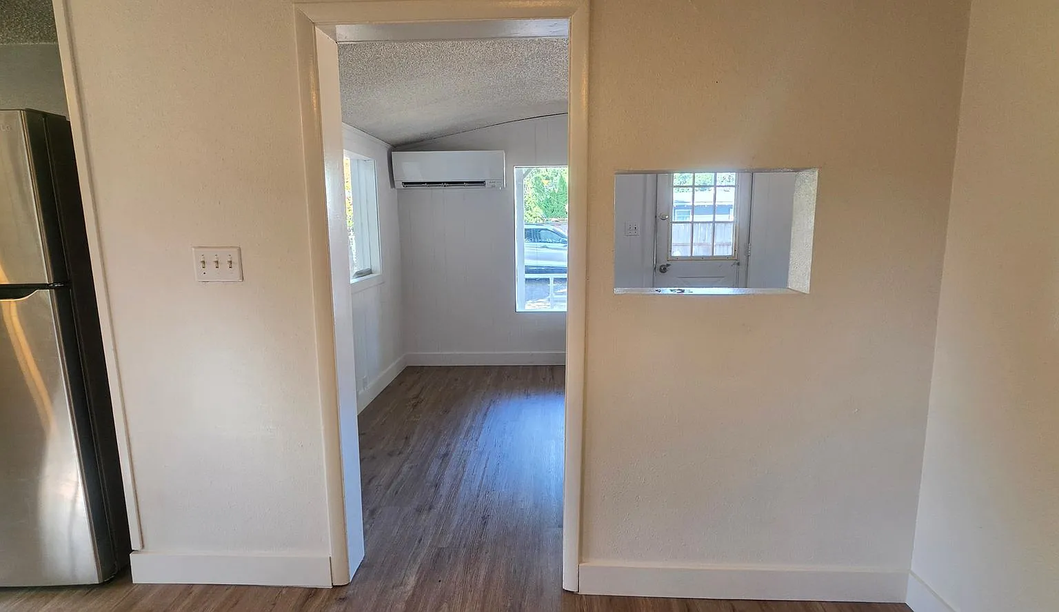 Private 2 Bedroom Home in Springfield — Photo 4