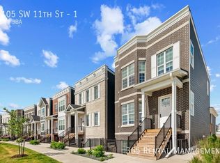 1105 SW 11th St #1, Ankeny, IA 50023