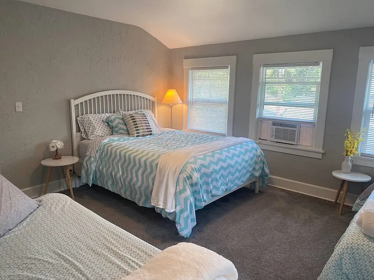 1523 E Liberty Ave — Photo 18