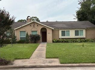 2210 Pomeran Dr, Houston, TX 77080