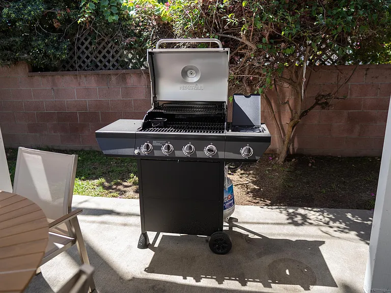 1406 W Roberta Ave — Photo 16
