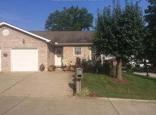 2 Maple Tree Ln, Cross Lanes, WV 25313