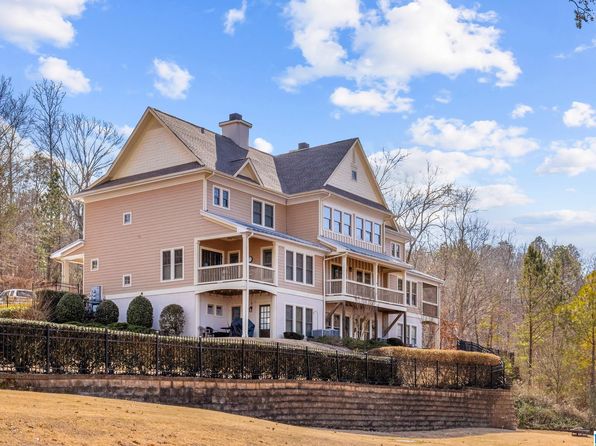 15 Harbor Pointe Dr, Talladega, AL 35160