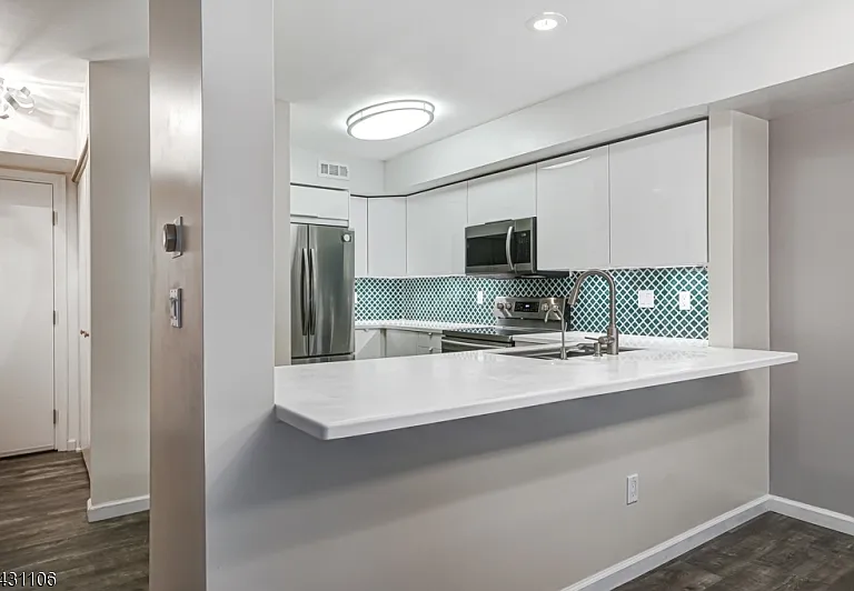 7 Sussex Ct — Photo 15