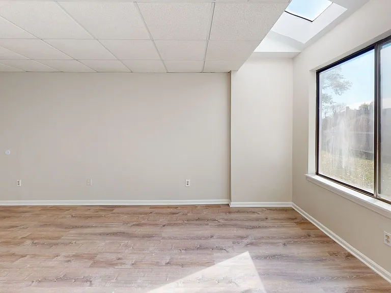 471 Whalley Ave #F — Photo 4