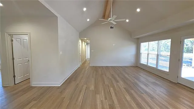 5 bed, 3.0 bath, 2076 sqft, $5,500 — Photo 3