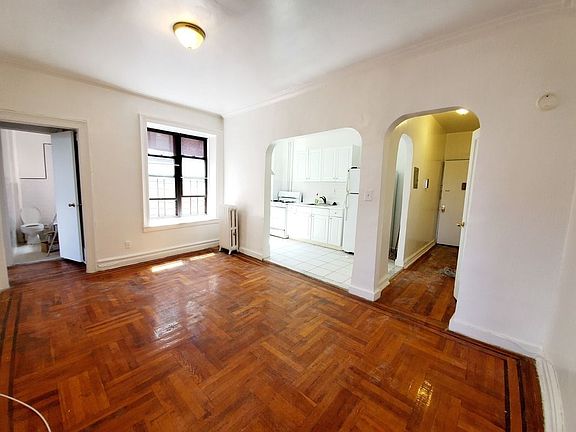 5th image of 4802 7th Ave #3H