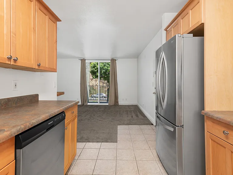 2850 Reynard Way #21 — Photo 23