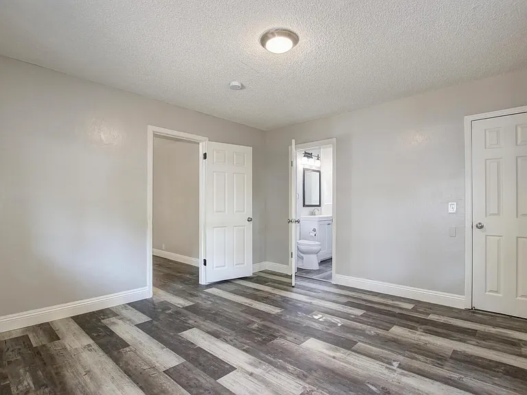 3306 Albany Way — Photo 7