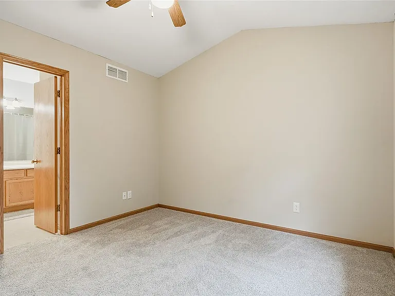 660 Magnolia Ln #2 — Photo 13