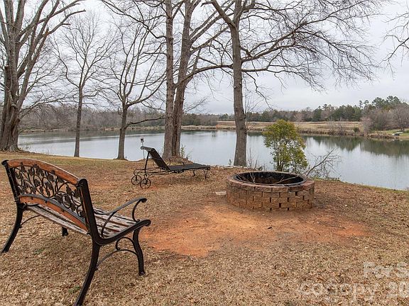 3rd image of 252 N Corner Estates Rd