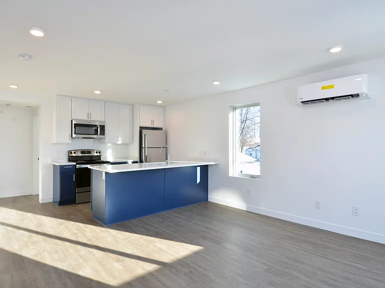 2909 Grand St NE #2 — Photo 2