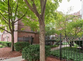 1107 Holly Ct APT 110, Oak Park, IL 60301