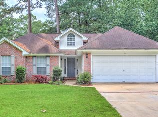 145 Hope Creek Dr, Richmond Hill, GA 31324