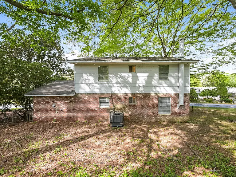 626 Hickory Ct — Photo 14