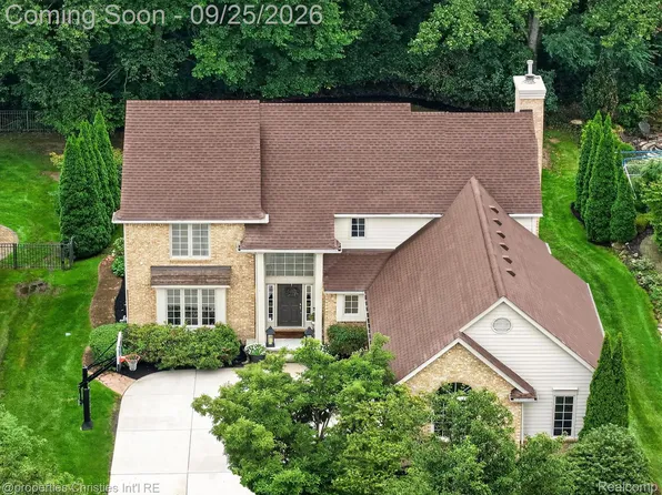 18032 Cascade Dr, Northville, MI 48168