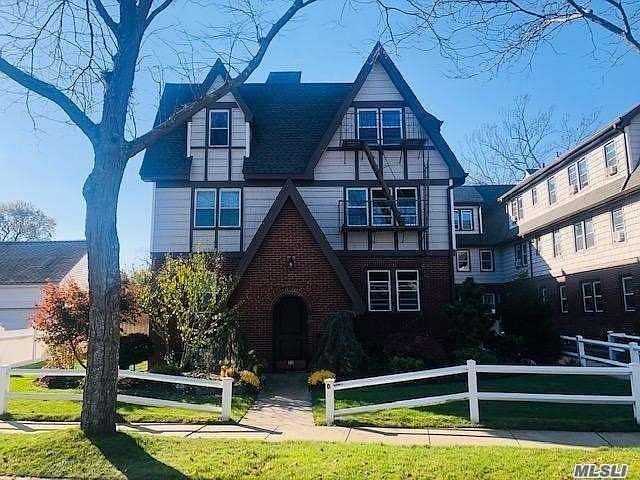 1st image of 50 The Cres APT C3