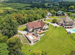 849 Pinnacle Dr, Dandridge, TN 37725