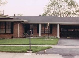 1375 White Orchard Ln, Saint Louis, MO