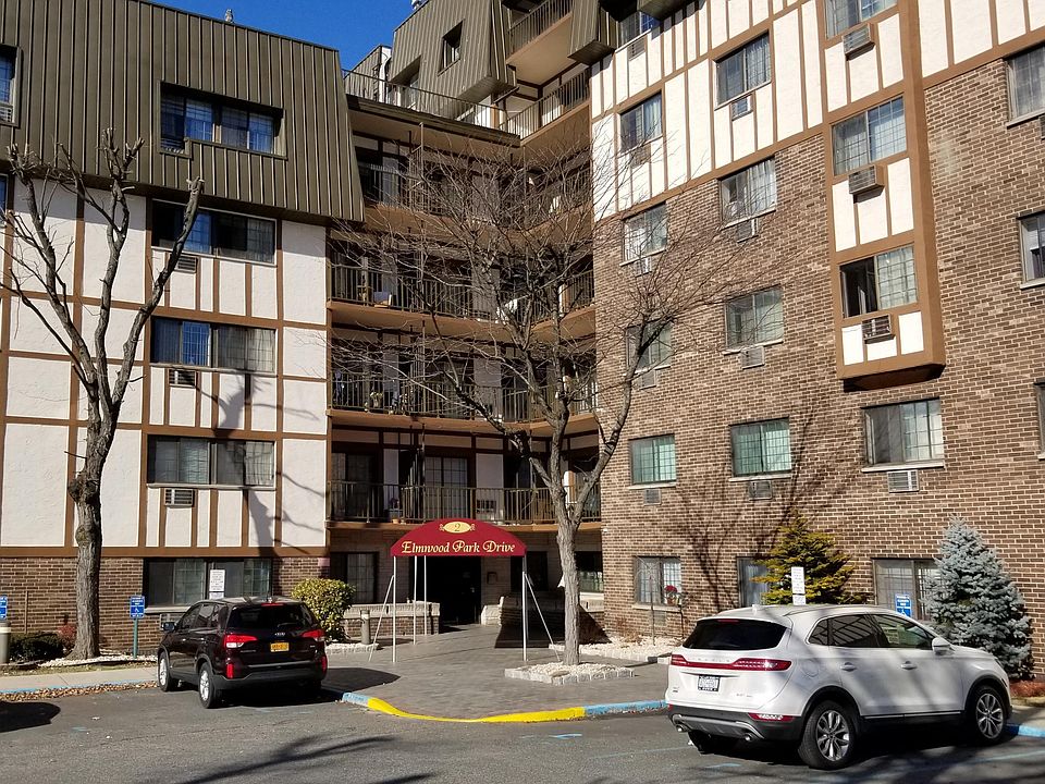 1st image of 2 Elmwood Park Dr APT 220