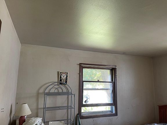3rd image of 1701 Iris Ave