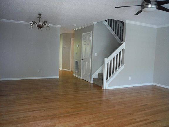 4th image of 754 Mountainwater Dr
