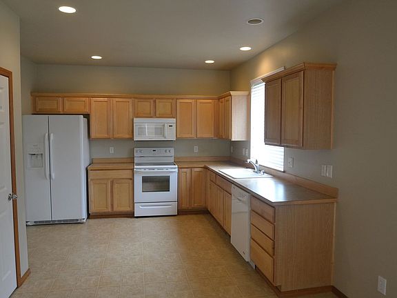 2nd image of 8412 19th St NE