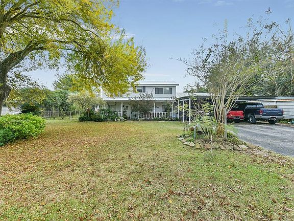 5th image of 1015 Lewis Dr