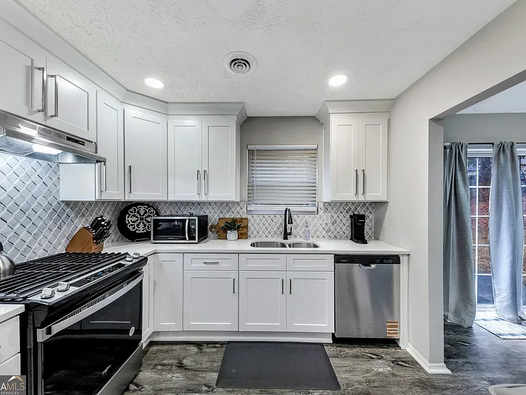 3715 Clearwater Dr — Photo 15