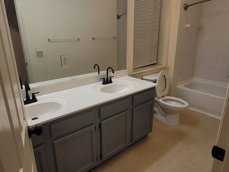 2211 Menard St #A — Photo 13