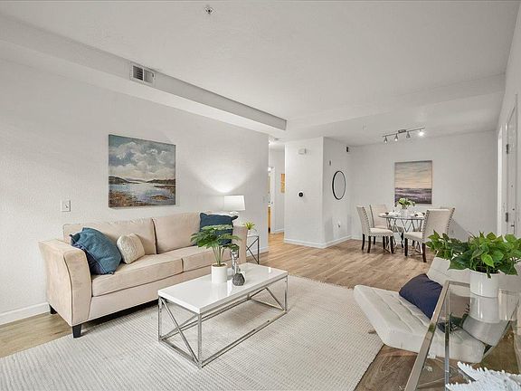 3rd image of 423 N 2nd St Unit 136
