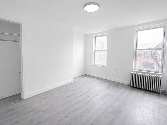 3rd image of 89 Vanderveer St #2
