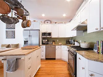 Sold by Avenue Sotheby's International Realty