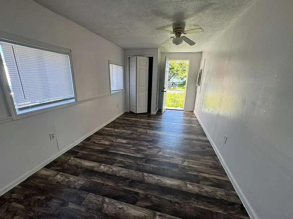 5 bed, 1734 sqft, $2,000 — Photo 4